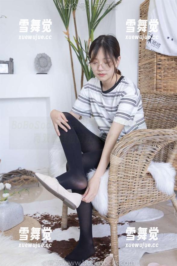 BoBoSocks袜啵啵 - 网盘里的甜甜圈：两双皮鞋值得注意的细节合集