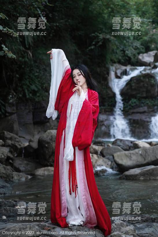 Xiuren秀人网-妲己_Toxic Xiuren秀人网 - 妲己_Toxic教你如何在三亚旅拍中拽得风生水起,全套下载等你来拿!