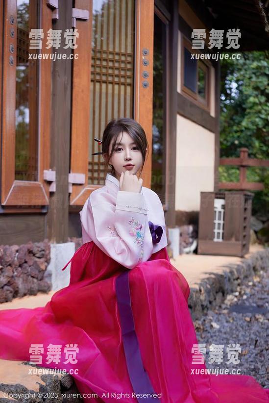 Xiuren秀人网-小雨baby Xiuren秀人网 - 小雨baby美图合集:短裙+微风=想变成一片飞舞的叶子躺在她的裙下!
