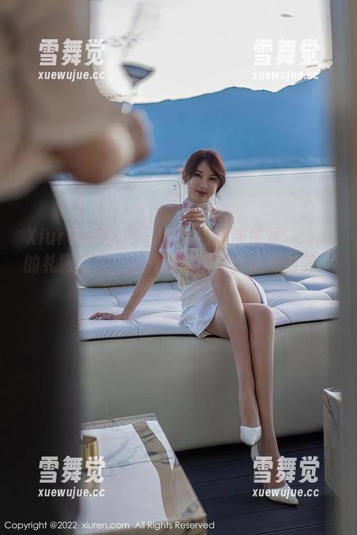 Xiuren秀人网-龙籹cool Xiuren秀人网 - 从头到脚都是龙籹cool的礼服风采,高清图册中那些隐秘的美,就让我默默欣赏吧。