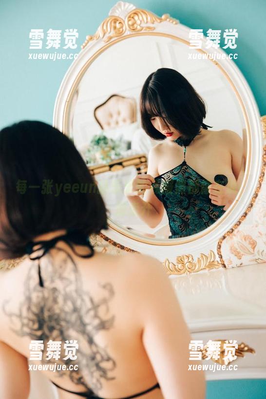 每一张yeeun孙乐乐的礼服照都像在说：别走开