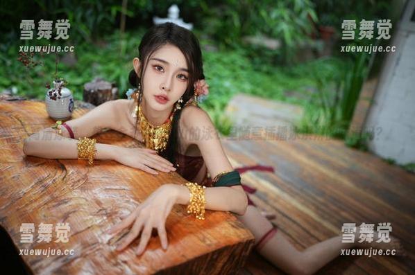 余多多Dudu 高清泳装,想在余多多Dudu的泳衣里随意插播冰淇淋的味道吗?