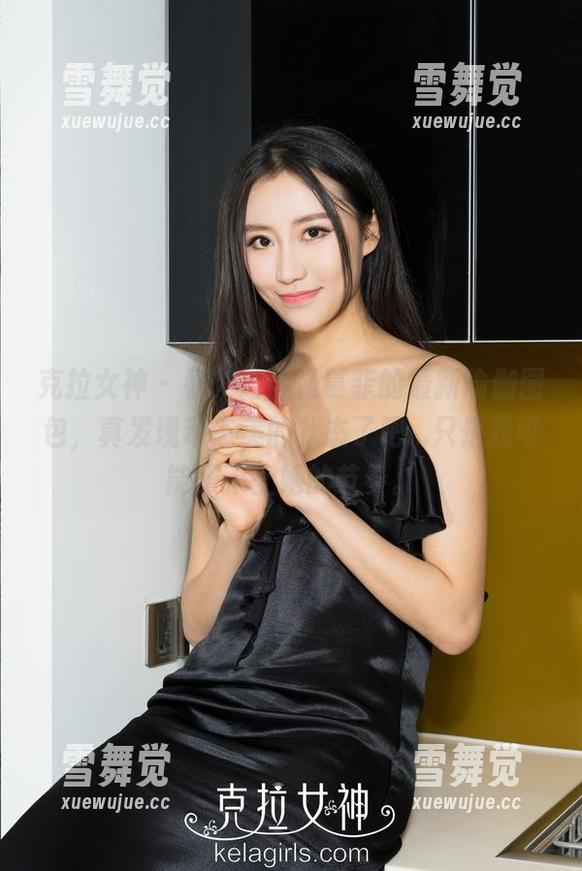 克拉女神-慕菲 克拉女神 - 看,这可是慕菲的最新瑜伽图包,真发现动态美的状态了吧...只是我可能跟不上她的节奏。
