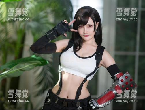 “还有谁要千夜未来的白色cos下载？”（想想，总有小伙伴在等着这个）