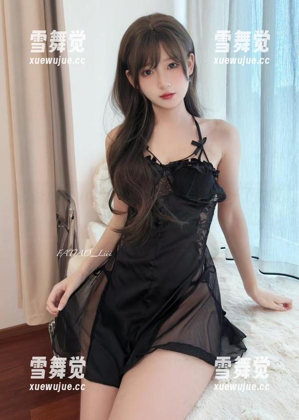发条少女yoki 发条少女yoki新的作品集如何能少了豹纹睡衣的强烈元素呢?