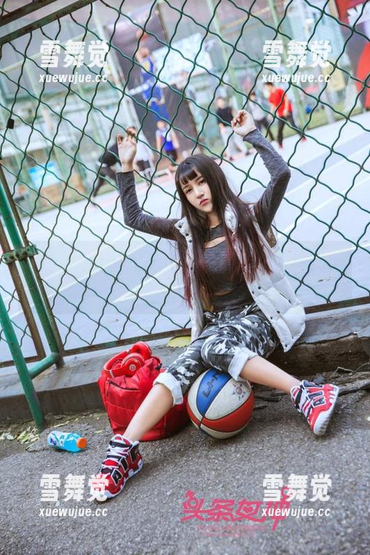 头条女神-查莉娅 头条女神 - 查莉娅最新上线:一点点温柔,别说话哦