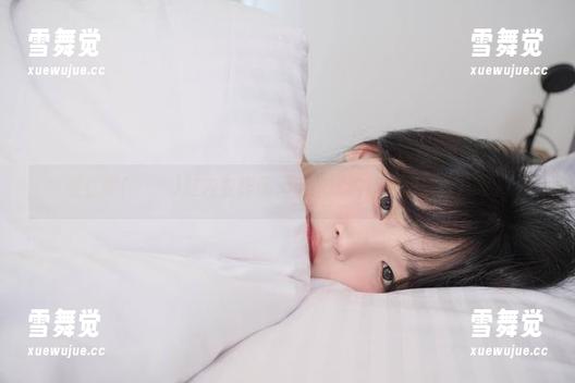 姜仁卿(강인경)这内衣作品，活脱脱的让人想多看几眼。