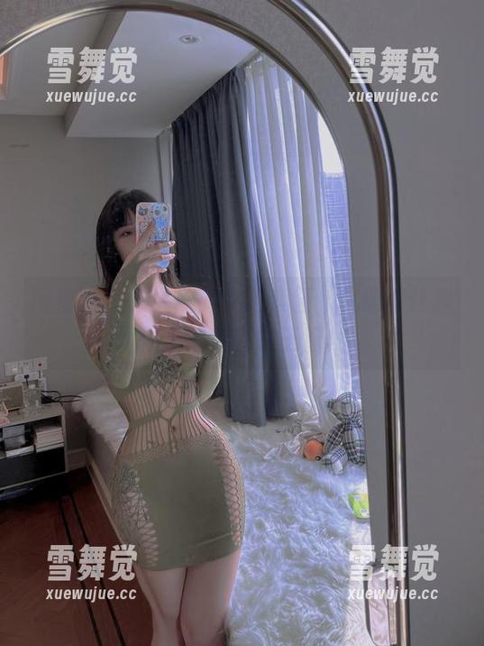 宋昱欣 微密圈 - 宋昱欣的女王套图,优雅得让我恨不得也变成王妃!