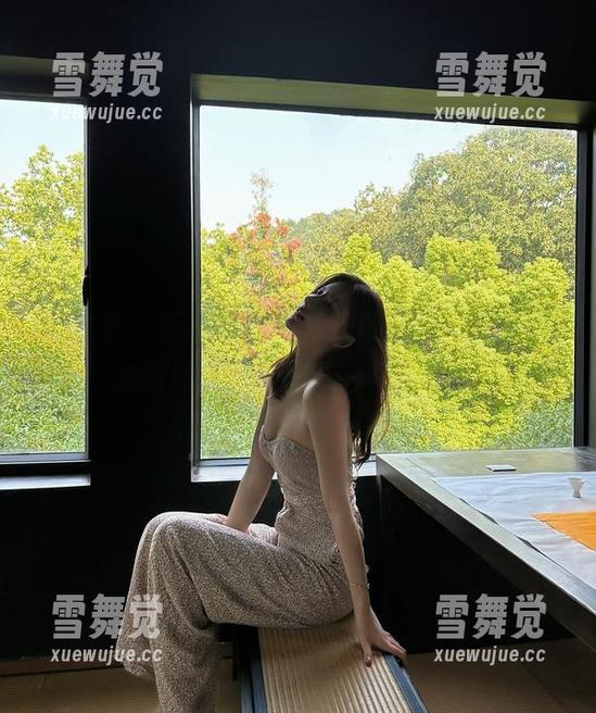 就是阿朱啊 微密圈 - 福利写真最欢乐的时刻,就是阿朱啊和她的逗猫棒一同登场!