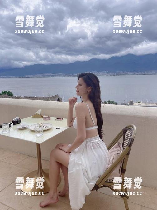 微密圈 - 就是阿朱啊空姐最新图集：当你等航班时，就是阿朱啊却在机场附近潇洒的身姿！
