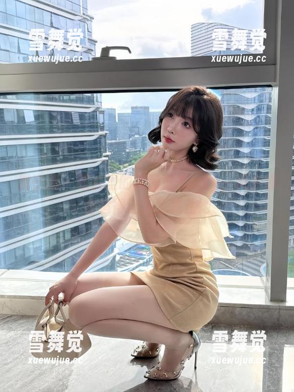 微密圈 - 照片里的徐莉芝Booty，风景线合适得让人想抓住她