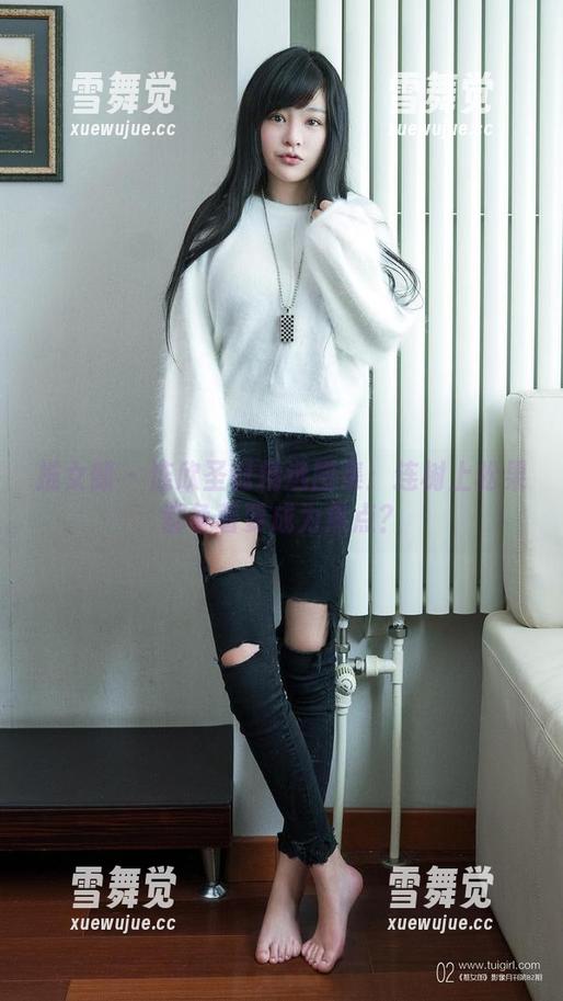 推女郎-连欣 推女郎 - 连欣圣诞精选图集:连树上松果都争着要成为焦点?