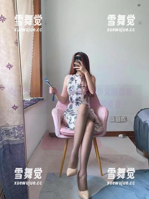 微密圈 - 免费美图里有提袜少女的剧情，脑中瞬间浮现记忆，满满的青春～