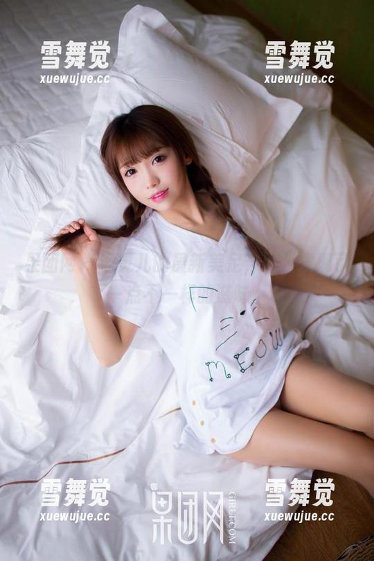果团网 - 通灵儿的最新美足，原图发现了一点不一样的滋味。