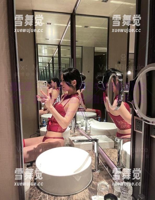 牛奶里的果汁 微密圈 - 一双美足,伴着牛奶里的果汁的个性,套图与资源的完美融合,称不上灵光一现。
