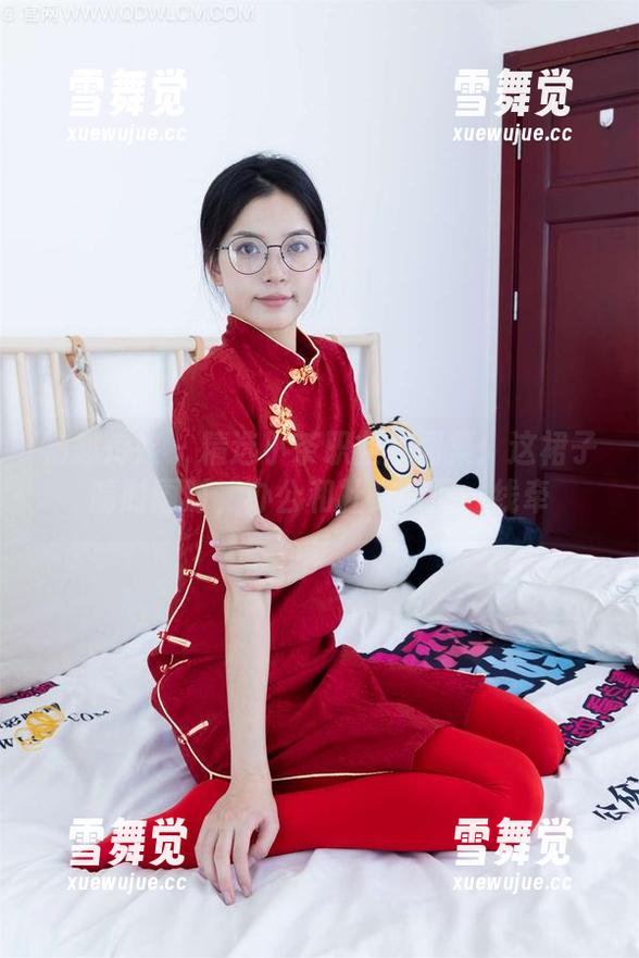 物恋传媒 - 精选小茶职业装图集：这裙子晴时雨时，办公和社交之间一线牵