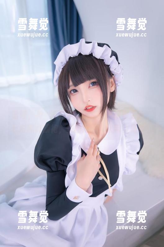 神楽坂真冬 哈喽,神楽坂真冬的最新电子相册更新,七彩黑贞旗袍,美图抢眼,快带上墨镜!