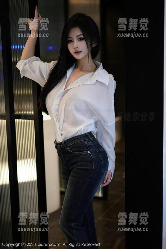 秀人网 - 油亮风光带，奶芙乔乔给你分享不一样的叛逆