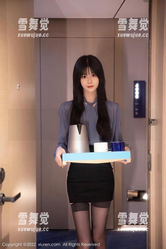 秀人网 - 毛衣在手，徐莉芝Booty不离——懒洋洋的壁纸合集