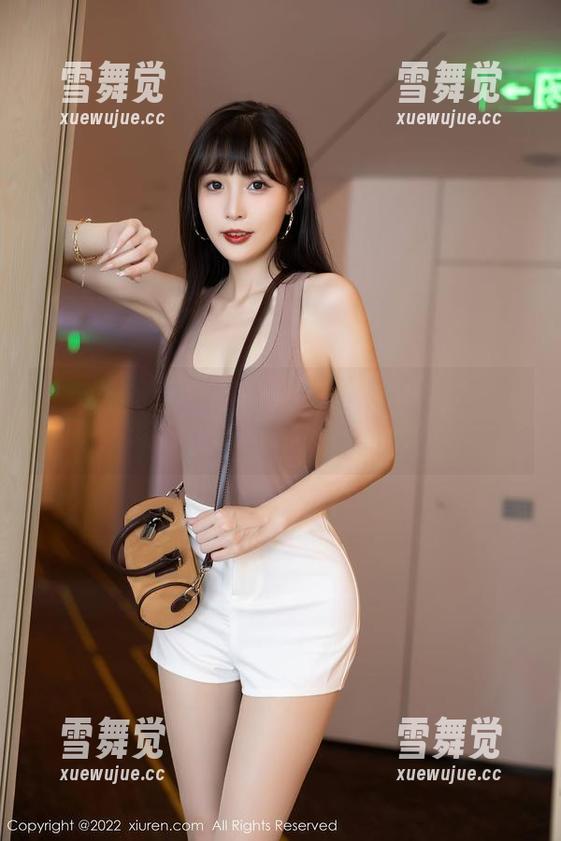 秀人网-王伊纯 秀人网 - 王伊纯的妹妹在定制图片中稳稳的吸引了我的注意,求她姐妹再来一套!
