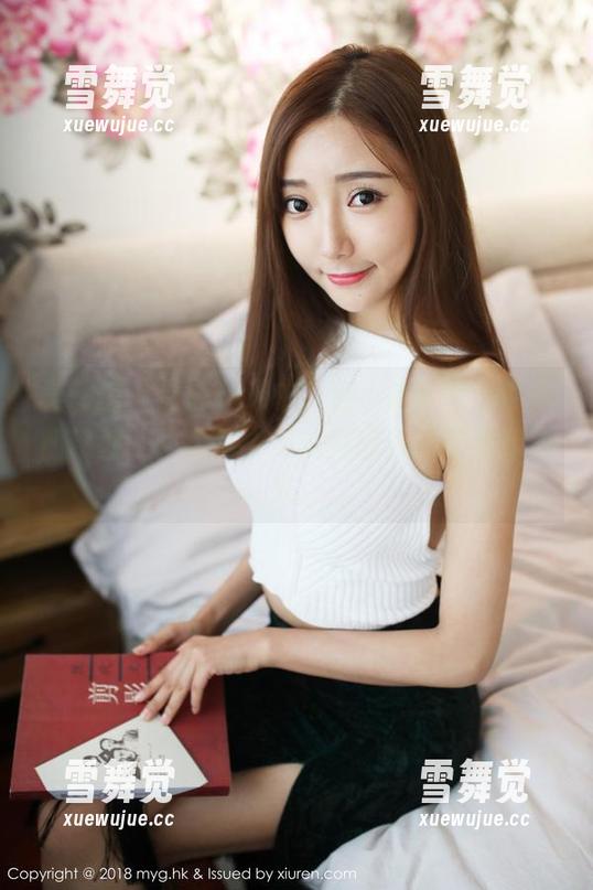 美媛馆-赵小米Kitty 美媛馆 - 原图传送中,赵小米Kitty红裙凹造型——我整个灵魂都随着裙摆飘起舞来。