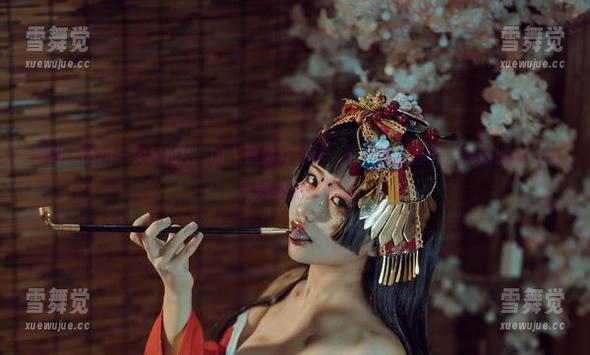 芊川一笑MNK 看到“芊川一笑MNK”的“黑兽克洛伊”了,咳,首先,我想说这cos真剧美到掉眼泪