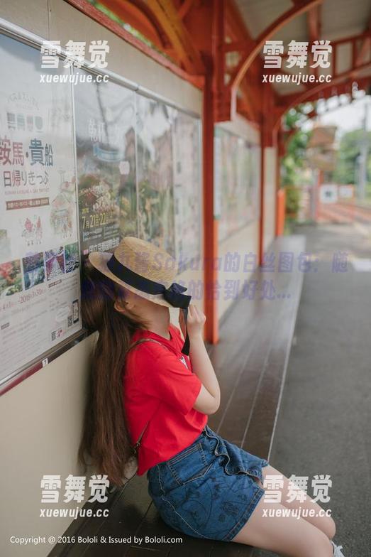 菠萝社 - 猫九酱Sakura的白丝图包：随意的姿态定格的恰到好处...