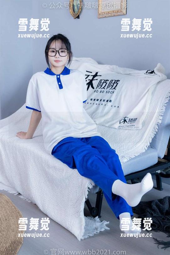 袜啵啵 - 甜甜圈的修女日常：在私拍套图中随意撒娇