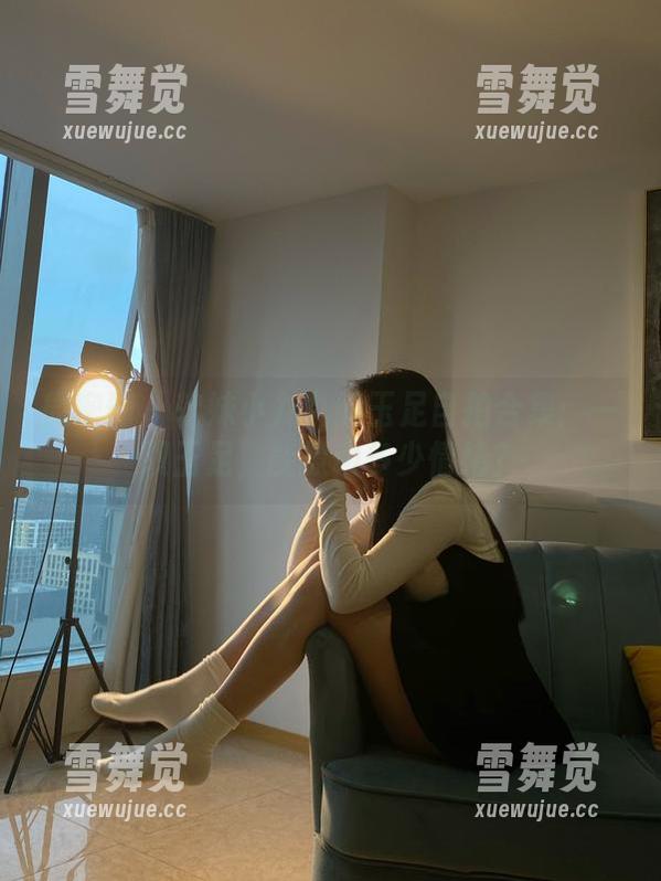 软妹小九九 微密圈 - 软妹小九九的玉足自拍合集:一双玉足,能撩动多少情绪?
