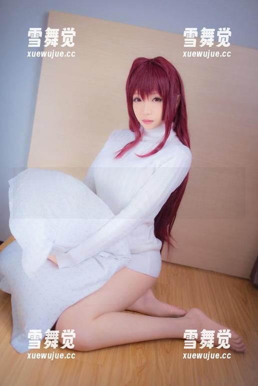 青青青子Js的最新写真集，扮演女恶魔的样子，劲爆的，害我多看了好几眼。